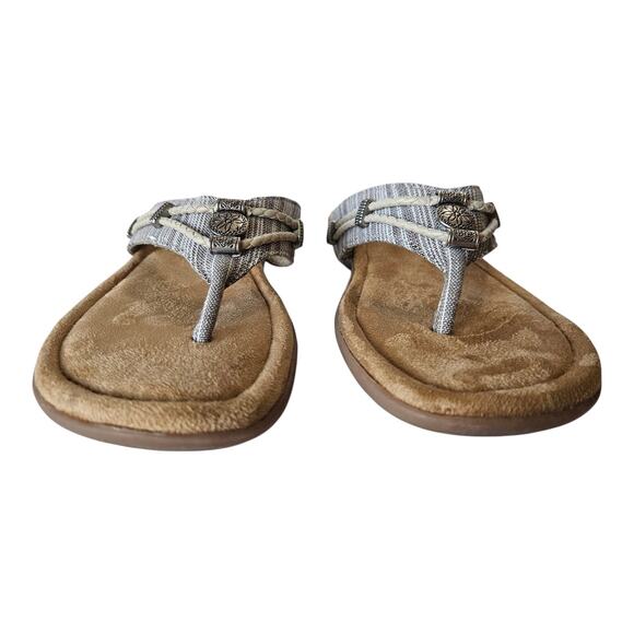MINNETONKA Women 10 M Silverthorne Thong Sandals Fabric Upper Silver Accents - Picture 3 of 9